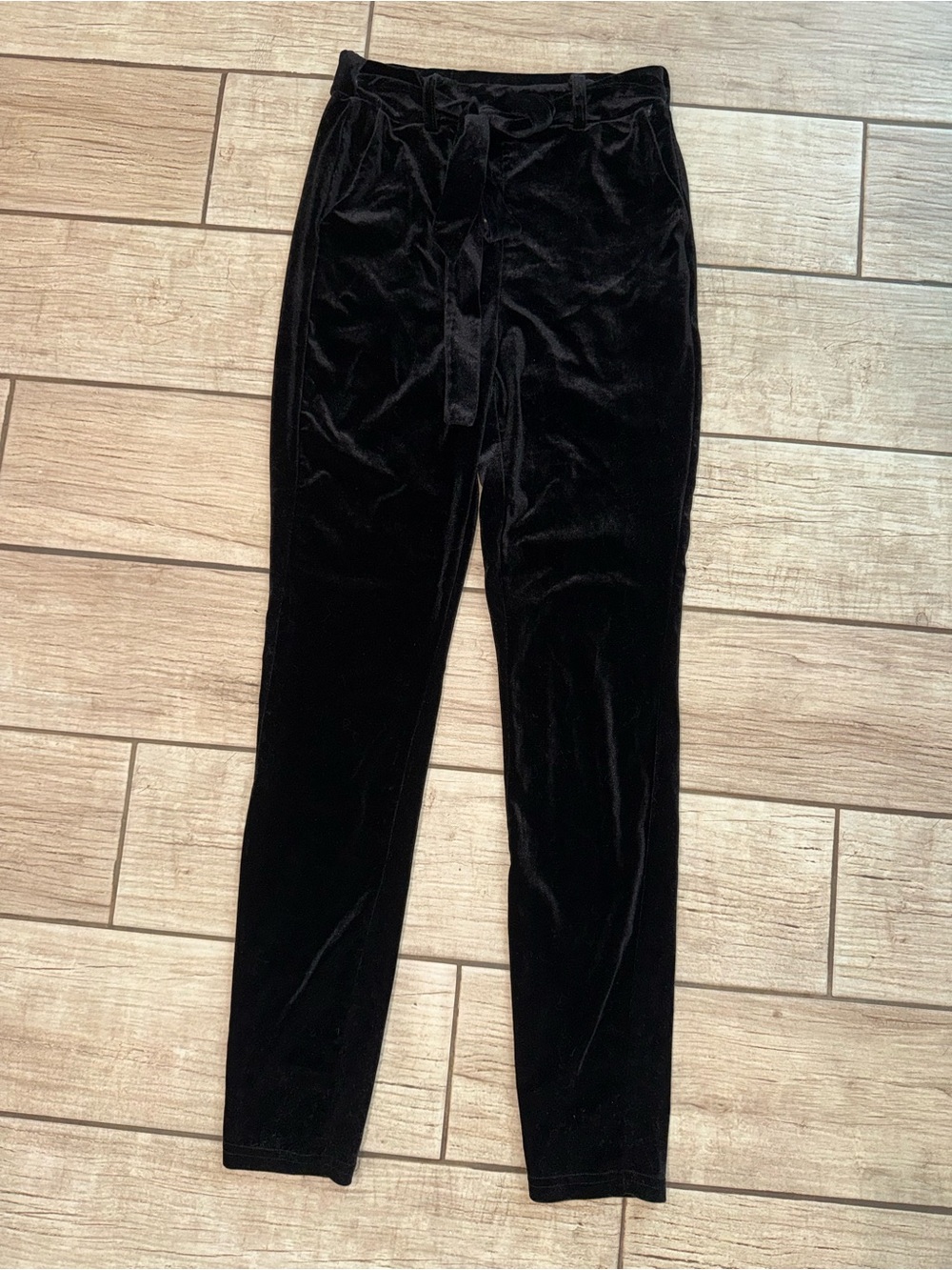 SHEIN Black Velvet High-Waist Slim Pants